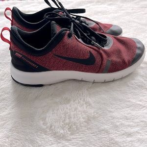 Pre-Owned Nike Flex Experience 8 Tennis Shoes